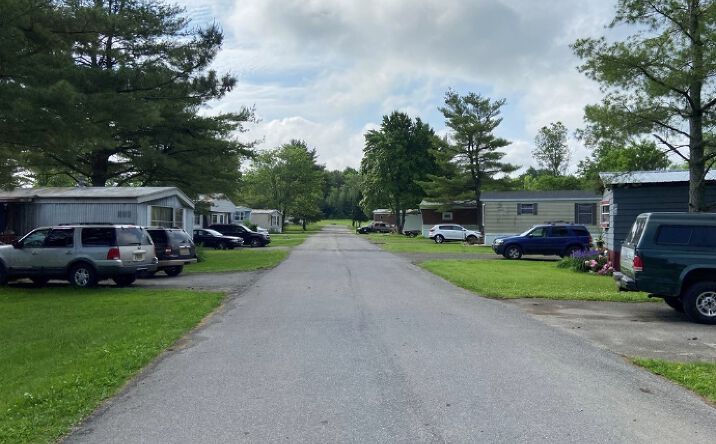 Pictures of Mobile Home Park property located at 158 Bellen Rd, Broadalbin, NY 12025 for sales - image #1