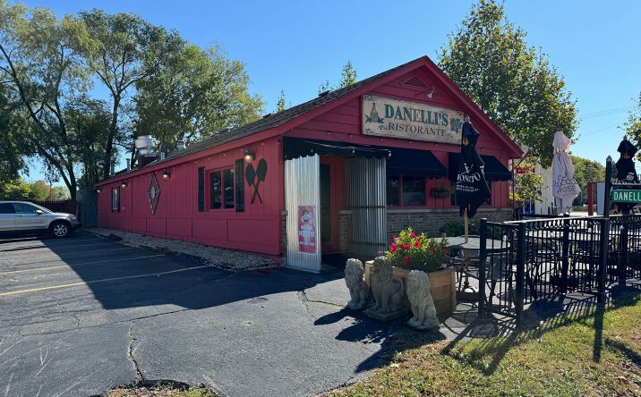Pictures of Business for Sale, Retail property located at 228 E Washington St, Oswego, IL 60543 for sales - image #1