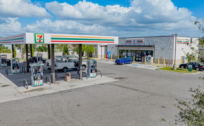 Pictures of Retail property located at 4250 S 78th St, Tampa, FL 33619 for sales - image #1