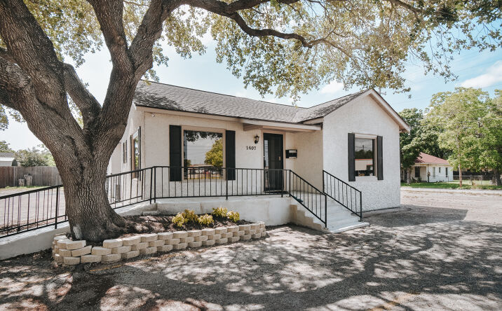 Pictures of Retail, Office, Hospitality, Mixed Use, Special Purpose property located at 1407 N Wheeler St, Victoria, TX 77901 for sales - image #1