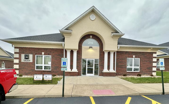Pictures of Office property located at 216 Evergreen Ln, Glen Carbon, IL 62034 for sales - image #1