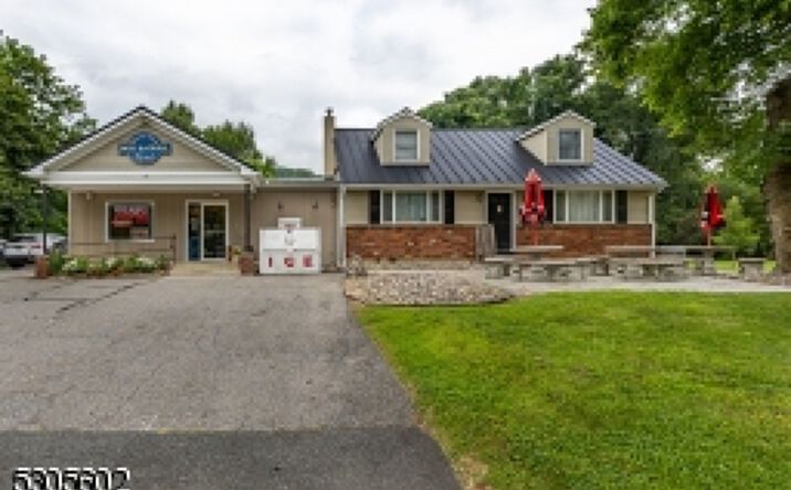 Pictures of Mixed Use, Multifamily, Retail property located at 615 County Rd 627, Bloomsbury, NJ 08804 for sales - image #1