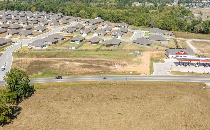 Pictures of Land property located at Hwy 72 and Manfield Ln, Pea Ridge, AR 72751 for sales - image #1
