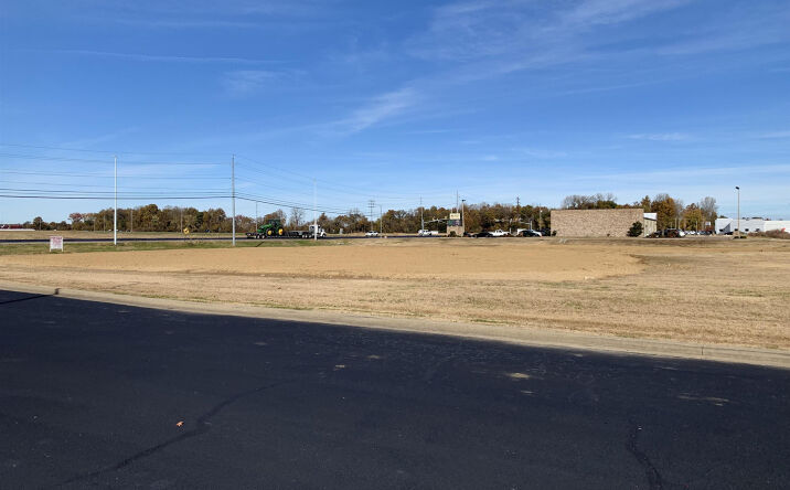 Pictures of Land property located at 2570 parr, Dyersburg, TN 38024 for sales - image #1