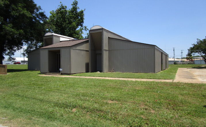 Pictures of Mixed Use, Office property located at 1833 Sterkx Rd, Alexandria, LA 71301 for sales - image #1