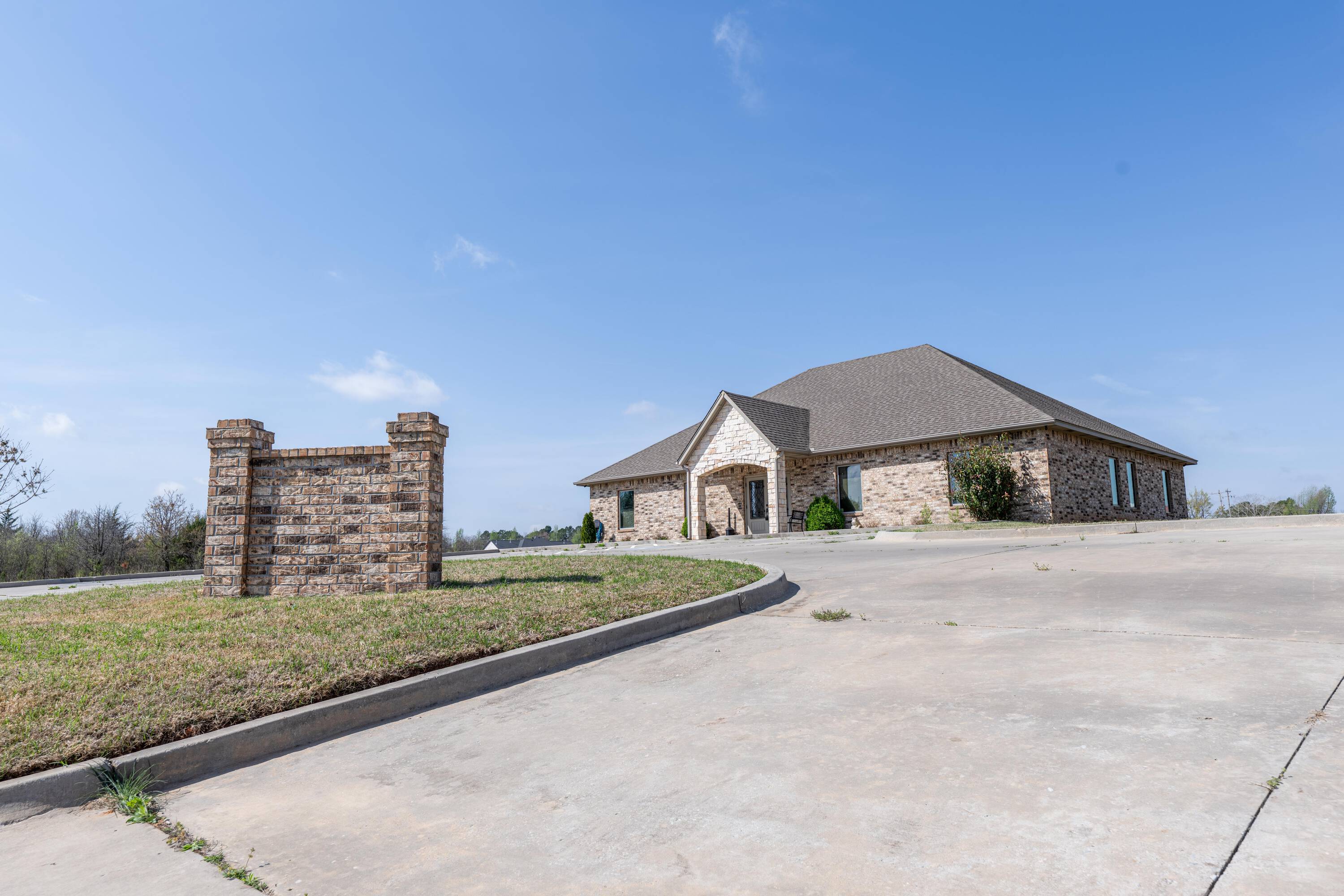 1917 Commerce St, Choctaw, OK 73020