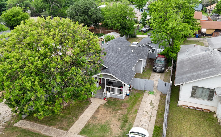 Pictures of Multifamily property located at 433 Kayton Ave, San Antonio, TX 78210 for sales - image #1