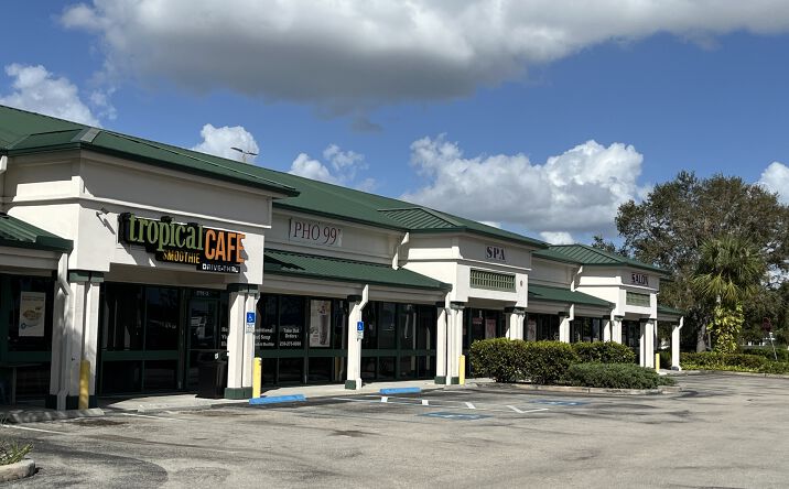 Pictures of Retail property located at 1791 Boy Scout Dr, Fort Myers, FL 33907 for sales - image #1