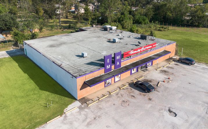 Pictures of Retail property located at 5104 Lockwood Dr, Houston, TX 77026 for sales - image #1