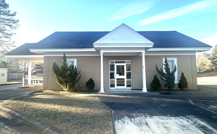 Pictures of Mixed Use, Office, Special Purpose property located at 605 Central Blvd, Tallassee, AL 36078 for sales - image #1