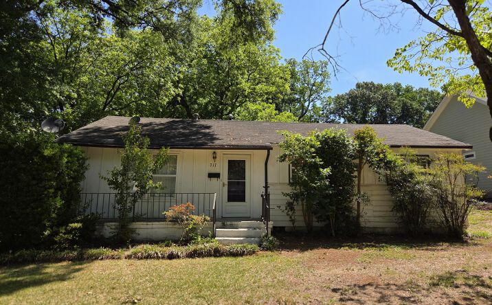 Pictures of Multifamily, Land property located at 717 TENNYSON DR CHARLOTTE NC 28208-2952, CHARLOTTE, NC 28208-2952 for sales - image #1