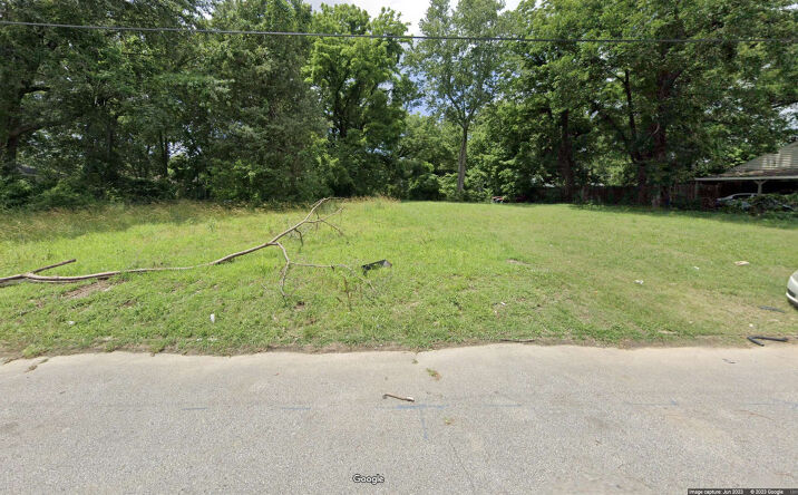 Pictures of Land property located at 329 N Lindsey Street, Jackson, TN 38301 for sales - image #1
