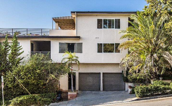 Pictures of Multifamily property located at 305 Strand St, Santa Monica, CA 90405 for comps - image #1