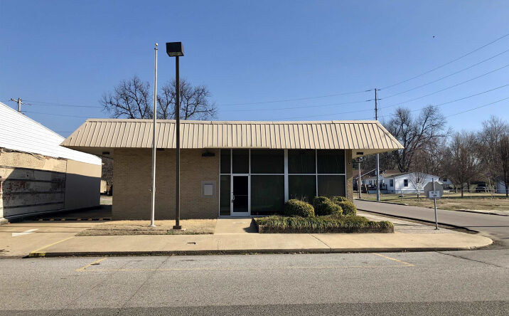 Pictures of Office property located at 124 S Main St, Ridgely, TN 38080 for sales - image #1