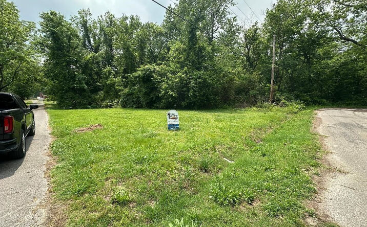 Pictures of Land, Multifamily property located at 513 Brigance Avenue, Dyersburg, TN 38024 for sales - image #1