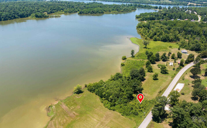 Pictures of Land property located at 0 Toms Creek Road, Linden, TN 37096 for sales - image #1