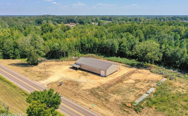 Pictures of Business for Sale, Office property located at 22000 E Main Street E, Huntingdon, TN 38344 for sales - image #1