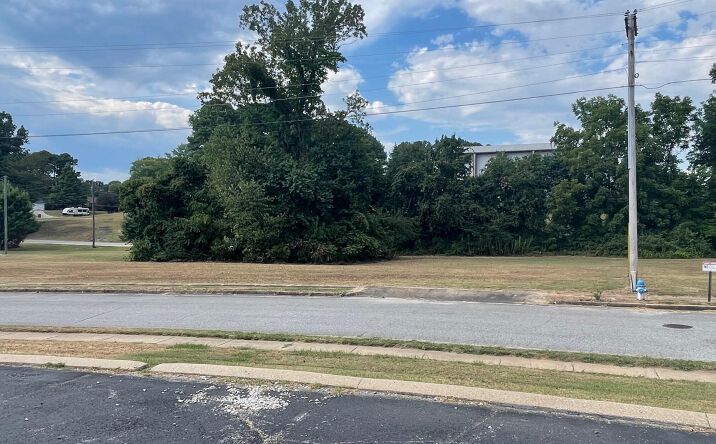 Pictures of Office property located at 47 Lynoak Cove, Jackson, TN 38305 for sales - image #1