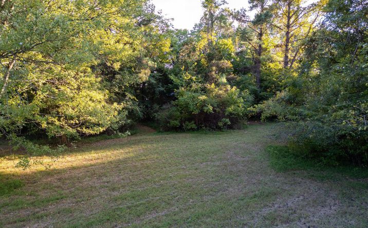 Pictures of Land property located at 0 Windcrest Drive, Jackson, TN 38305 for sales - image #1