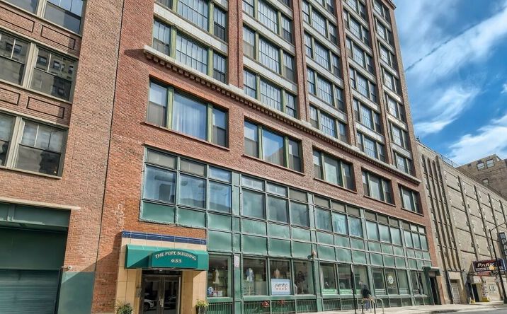 Pictures of Retail property located at 633 S Plymouth Ct, Chicago, IL 60605 for sales - image #1