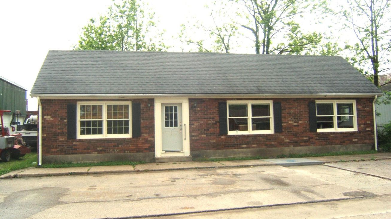 Pictures of Retail, Office, Mixed Use, Special Purpose, Business for Sale property located at 109 S Madison, Owenton, KY 40359 for sales - image #1