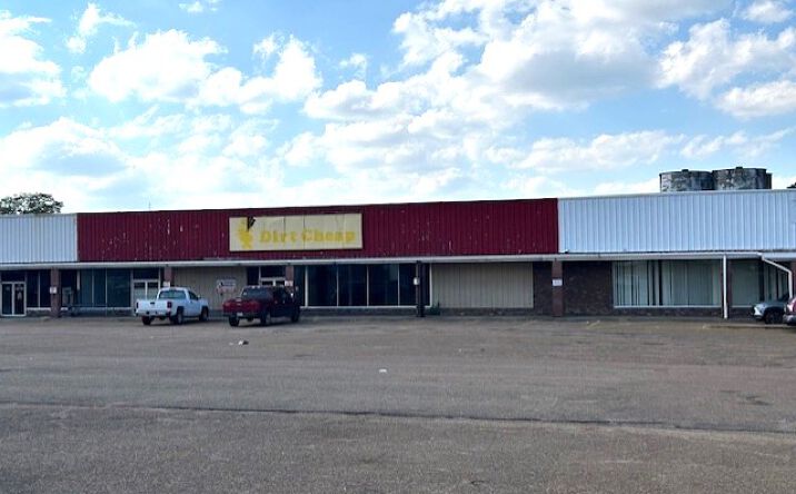 Pictures of Retail property located at 1570 Jerry Clower Blvd N, Yazoo City, MS 39194, 1570-1575 Jerry Clower Blvd., Yazoo City, MS 39194 for sales - image #1