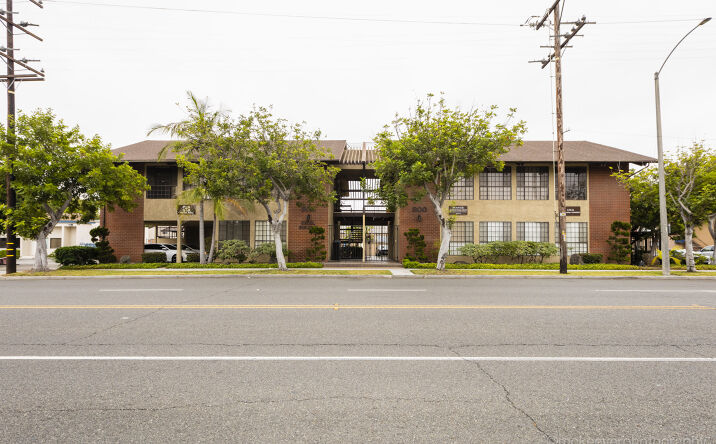 Pictures of Office property located at 800 E Wardlow Rd, Long Beach, CA 90807 for sales - image #1