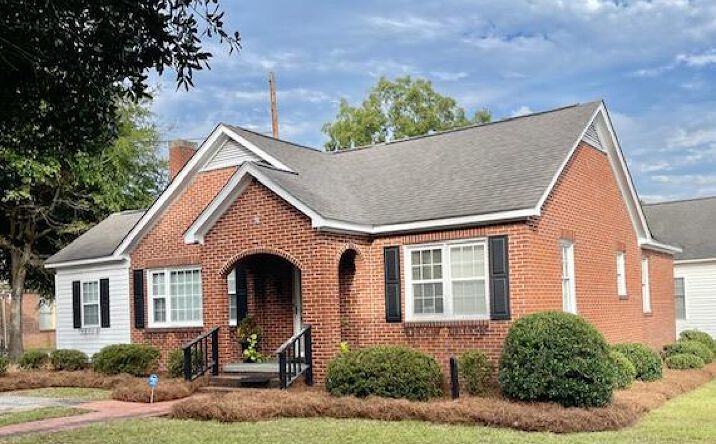 Pictures of Special Purpose property located at 120 120 N Brooks St, Manning, SC 29102 for sales - image #1