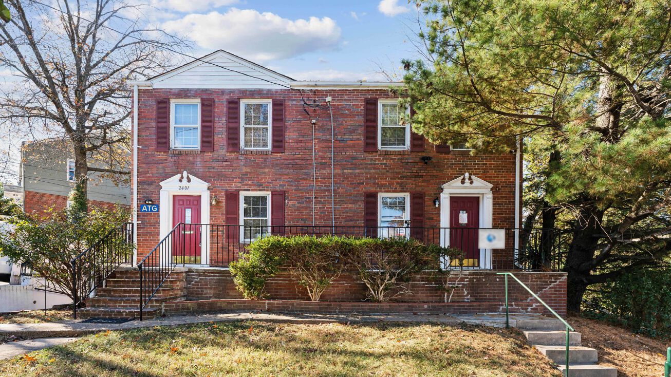 Pictures of Land, Multifamily, Office property located at 2401 Huntington Ave, Alexandria, VA 22303 for sales - image #1
