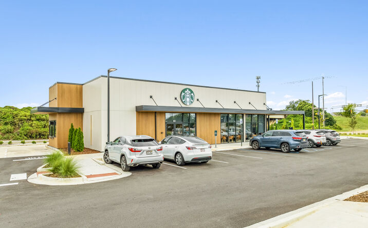 Pictures of Retail property located at Clinton at Parkway Access, Huntsville, AL 35801 for sales - image #1