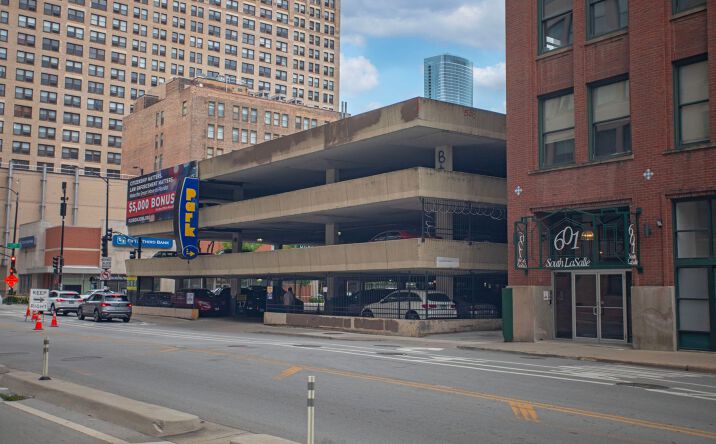 Pictures of Retail property located at 600 S Clark St, Chicago, IL 60605 for sales - image #1