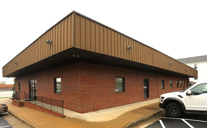 Pictures of Office property located at 7465 Old Hickory Dr, Mechanicsville, VA 23111 for sales - image #1