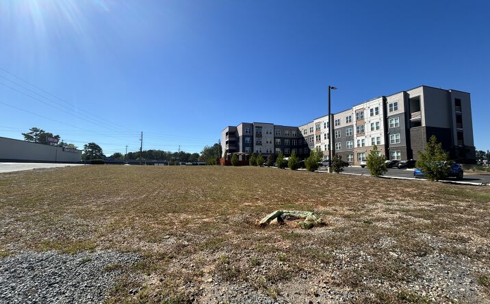 Pictures of Land property located at 565 Cobb Pkwy SE, Marietta, GA 30060 for sales - image #1