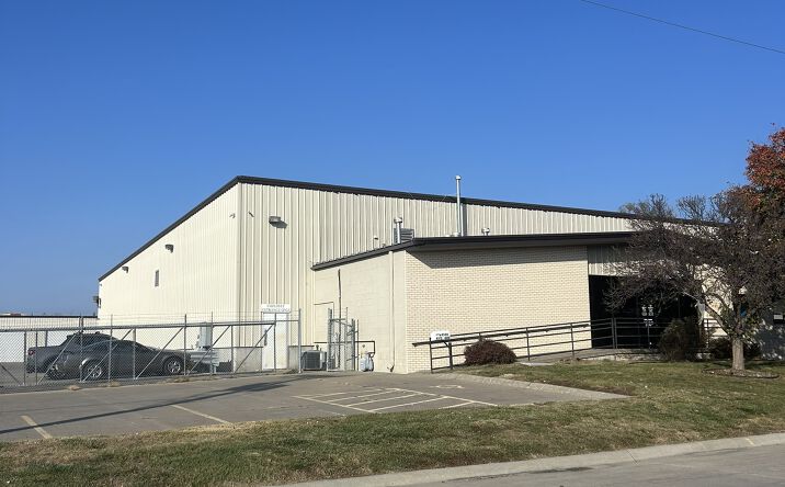 Pictures of Industrial property located at 4512 S 68th St, Omaha, NE 68117 for sales - image #1