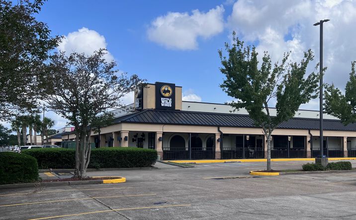 Pictures of Retail property located at 4150 General De Gaulle Dr, New Orleans, LA 70131 for sales - image #1