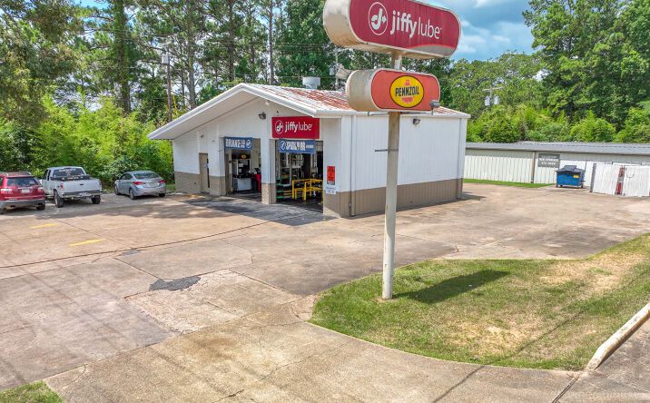 Pictures of Retail property located at 809 Keyser Ave, Natchitoches, LA 71457, 205 Edgewood Dr, Pineville, LA 71360 for sales - image #1