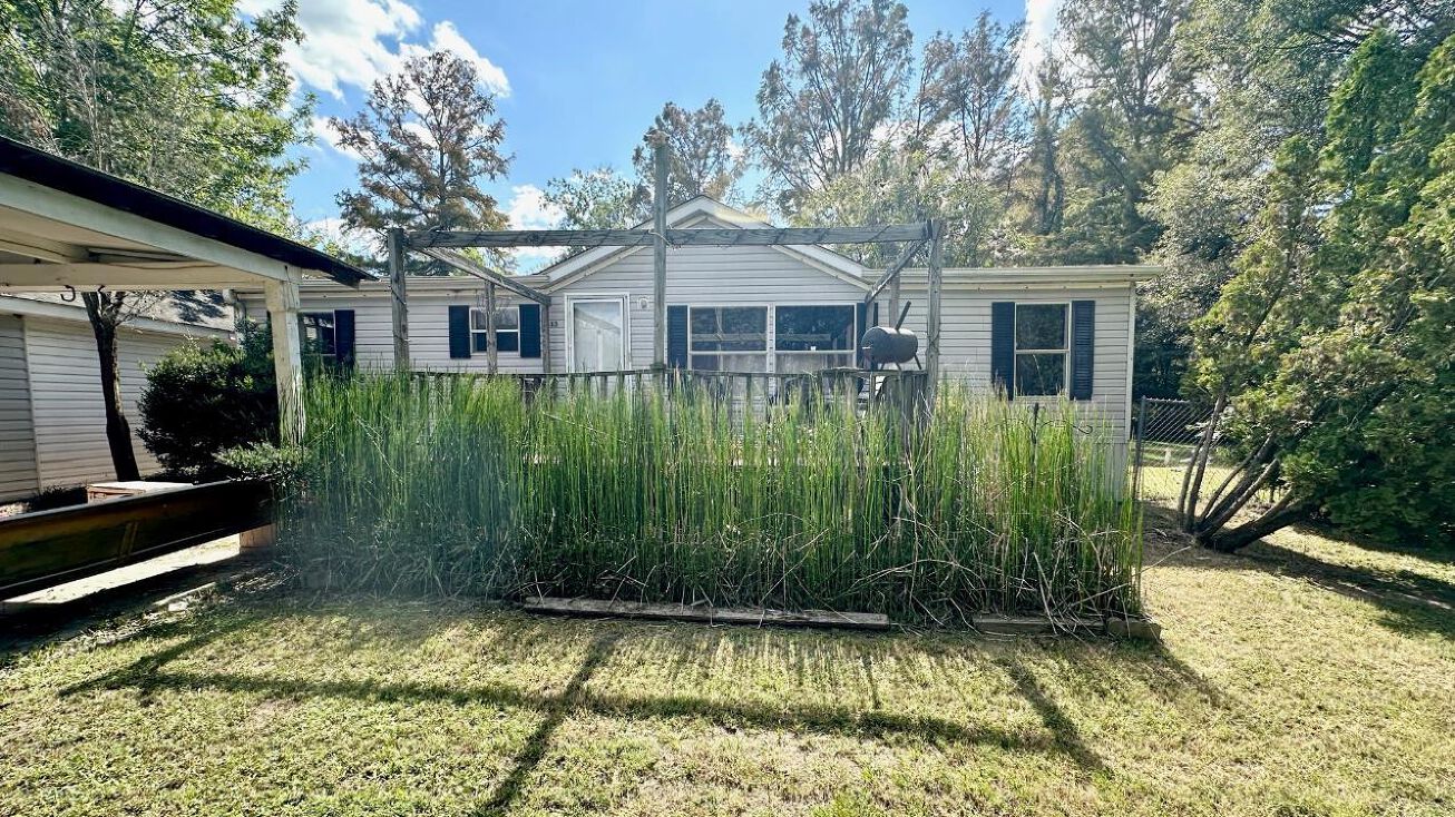 Pictures of Multifamily property located at 4233 Hwy 8 E, Cleveland, MS 38732 for sales - image #1