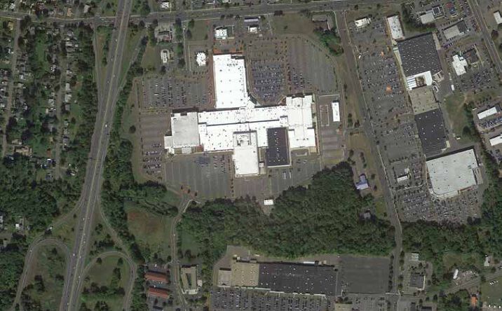 Pictures of Retail, Land property located at 90 Elm St, Enfield, CT 06082 for sales - image #1