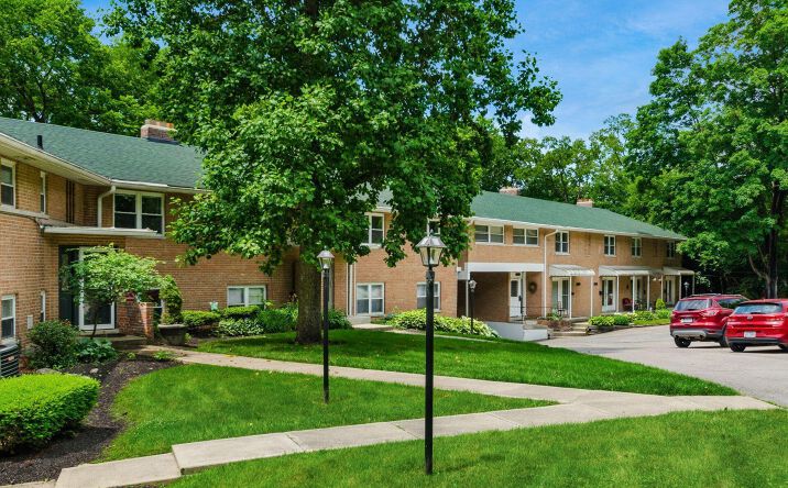Pictures of Multifamily property located at 2601-2609 Charing Road, Upper Arlington, OH 43221 for sales - image #1