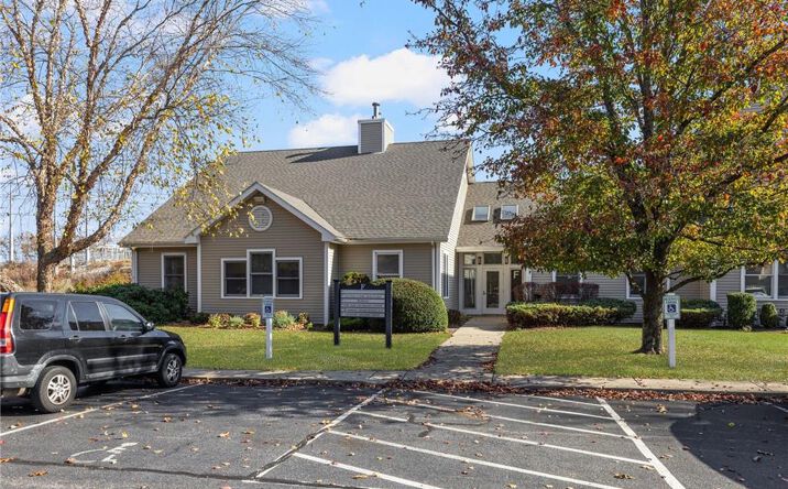 Pictures of Office property located at 1130 Ten Rod Rd, North Kingstown, RI 02852 for sales - image #1
