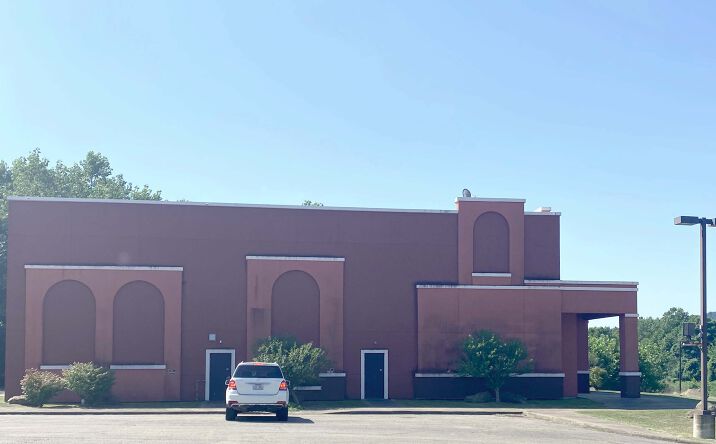 Pictures of Retail property located at 7754 Ohio River Blvd, New Cumberland, WV 26047 for sales - image #1