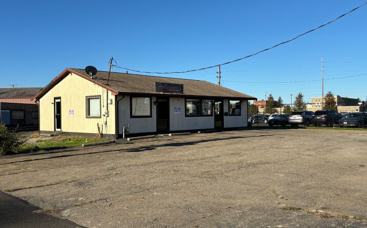 Pictures of Retail property located at 901 Market Ave S, Canton, OH 44707 for sales - image #1