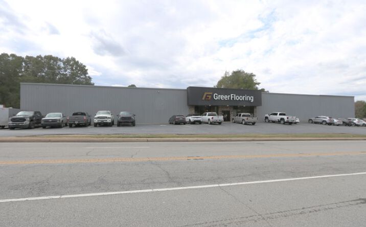 Pictures of Retail, Industrial property located at 913 N Main St, Greer, SC 29651 for sales - image #1