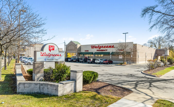 Pictures of Retail property located at 1633 W 95th St, Chicago, IL 60643 for sales - image #1