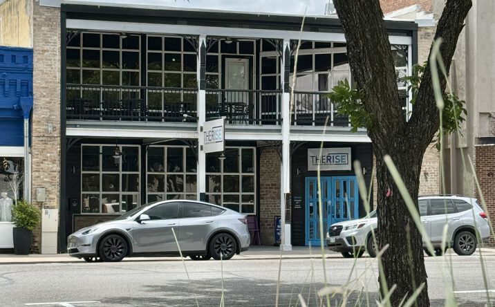 Pictures of Mixed Use, Office, Special Purpose property located at 204 S Austin St, Seguin, TX 78155 for sales - image #1