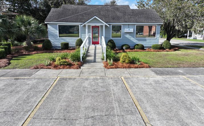 Pictures of Office property located at 212 S Brunswick St, Jesup, GA 31546 for sales - image #1