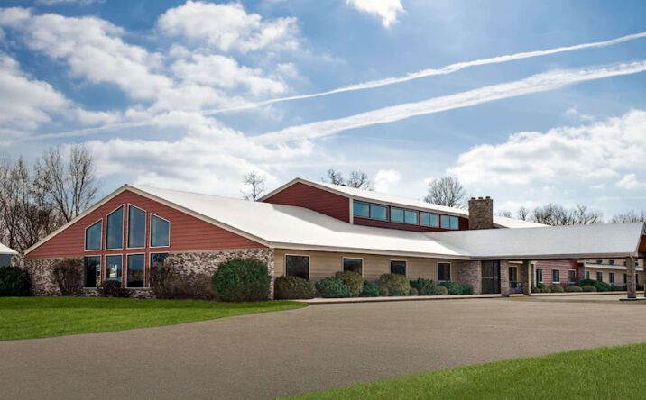 Pictures of Hospitality property located at 777 US-10, Detroit Lakes, MN 56501 for sales - image #1