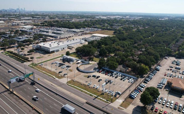 Pictures of Office, Industrial property located at 1700 E Airport Fwy, Irving, TX 75062 for sales - image #1