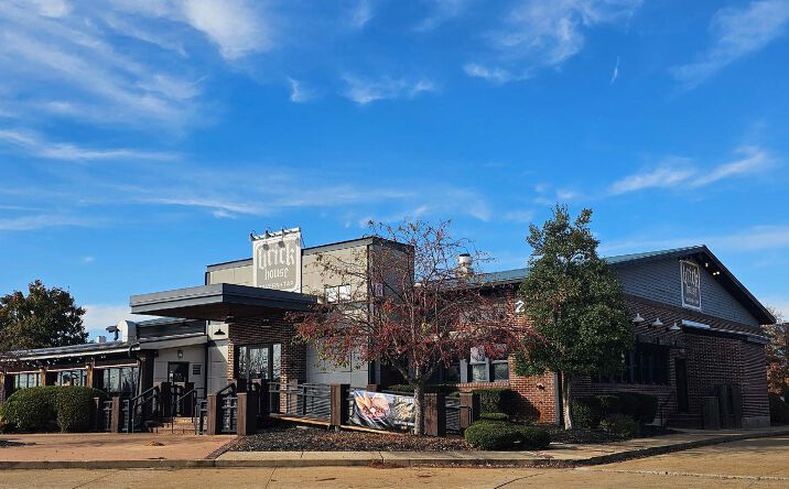 Pictures of Retail property located at 2 McBride and Son Center Dr, Chesterfield, MO 63005 for sales - image #1