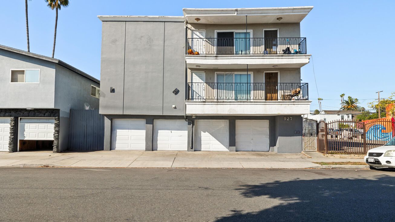 Image showcasing 927 Daisy Ave, Long Beach, CA 90813 | Crexi.com